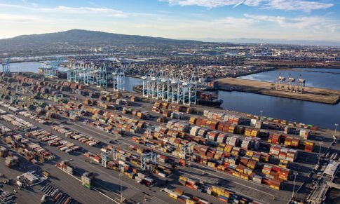 Covid-related problems at the ports of Los Angeles and Long Beach